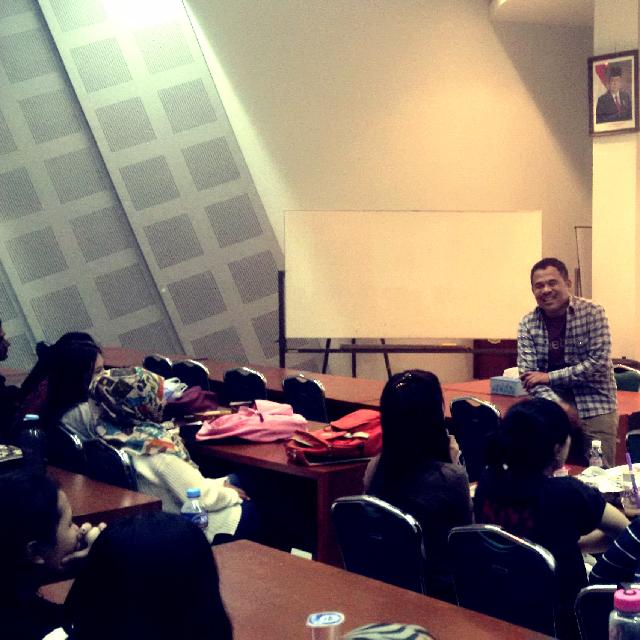 Seminar Bisnis Kreatif : “Film dan Buku” oleh Garin Nugroho